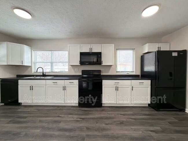 Photo - 6411 Adams St