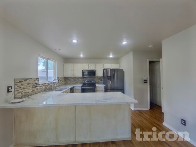 Photo - 1028 Oriole Cir