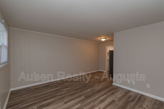 Photo - 1604 Johns Rd