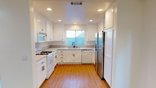 Photo - Beautiful 3 Bedroom Home