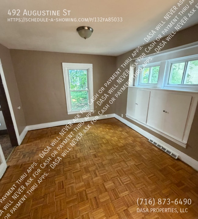 Photo - 492 Augustine St
