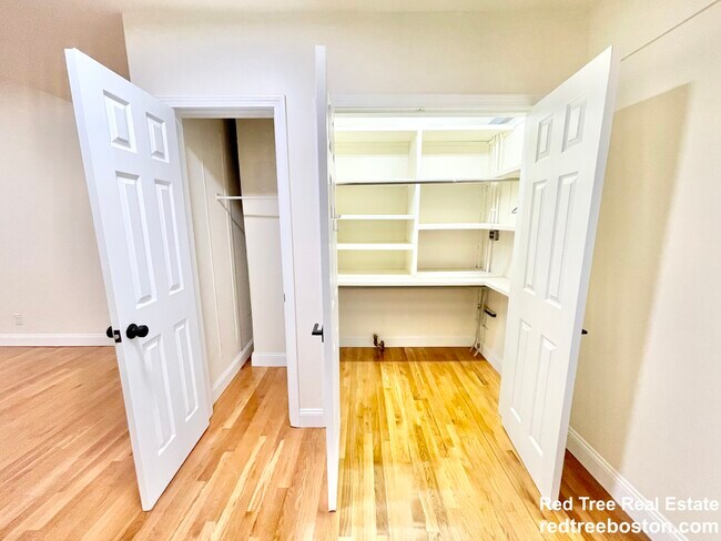 523 E 3rd St Unit 1