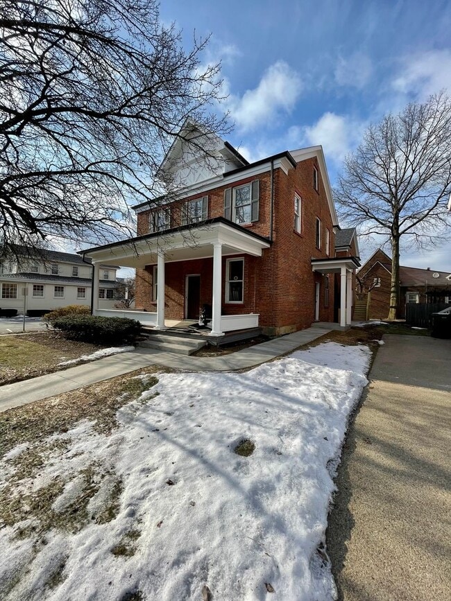 Building Photo - Beaver Street Sewickley-Residential - (Full Service) Unit Front