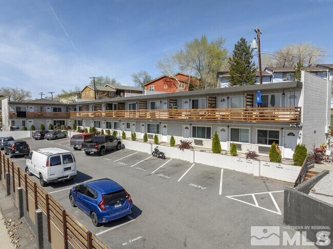 Building Photo - 1947 Wedekind Rd Unit 3 Rental
