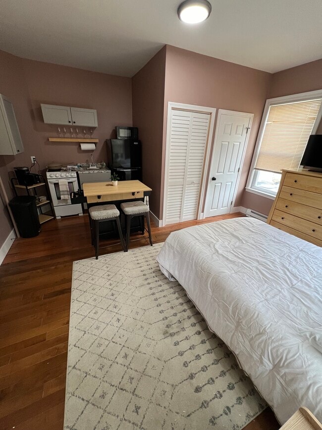 Building Photo - 38 Pinckney St Unit #2