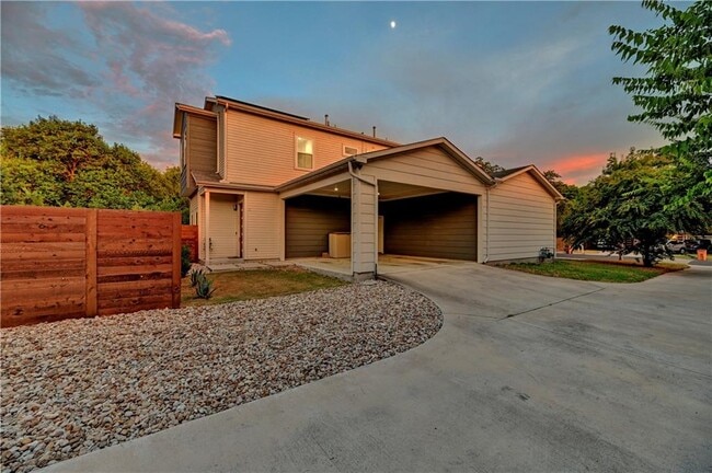 Building Photo - 1000 Taulbee Ln Unit B