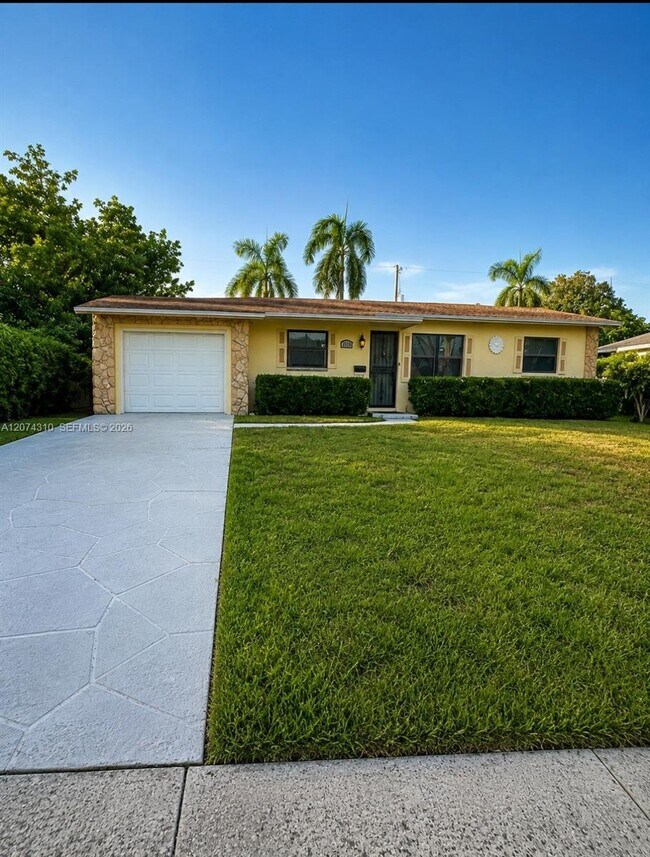 Photo - 539 Sabal Palm Dr