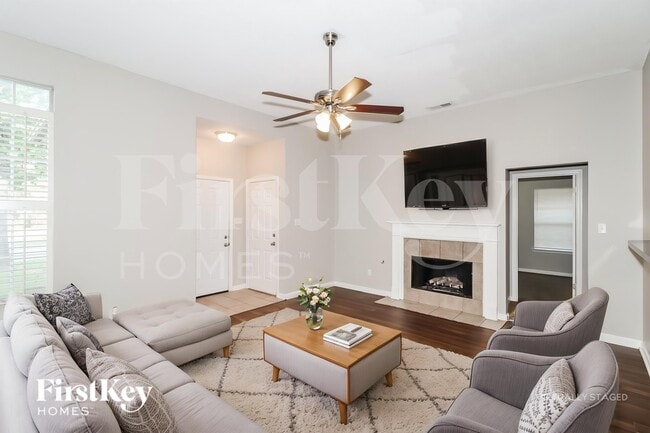 Photo - 865 Abbey Grove Ln