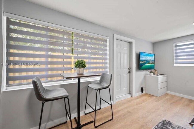 Photo - 213 Columbus Pkwy Unit 2
