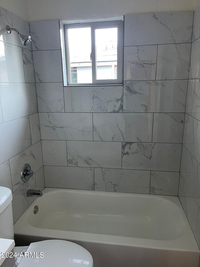 Photo - 1006 S Dorsey Ln