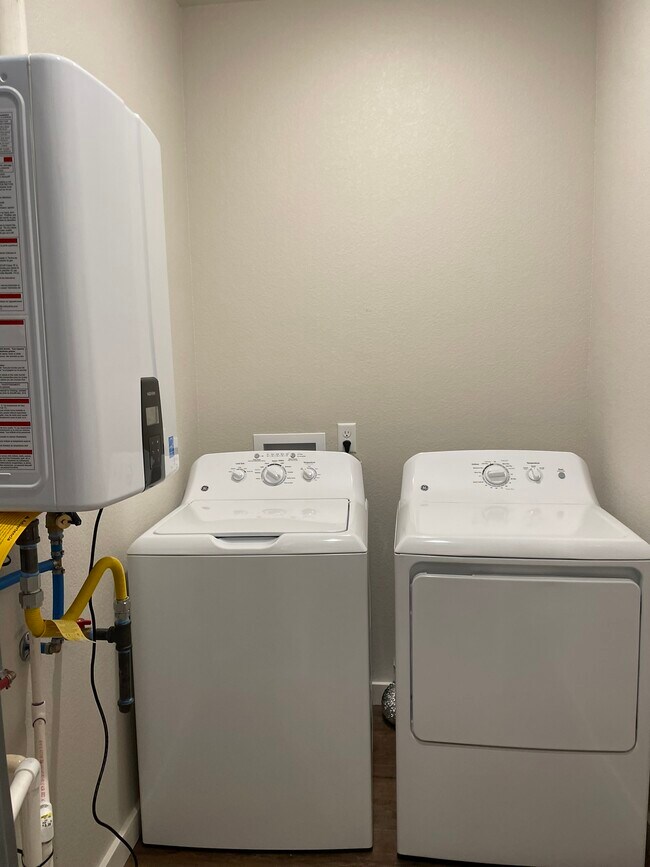 Photo - 427 Grantham AvenueUnit A