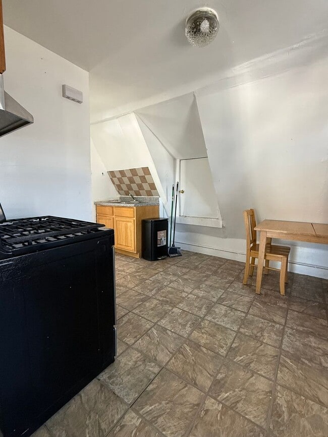 Photo - 115 Oraton St Unit 3