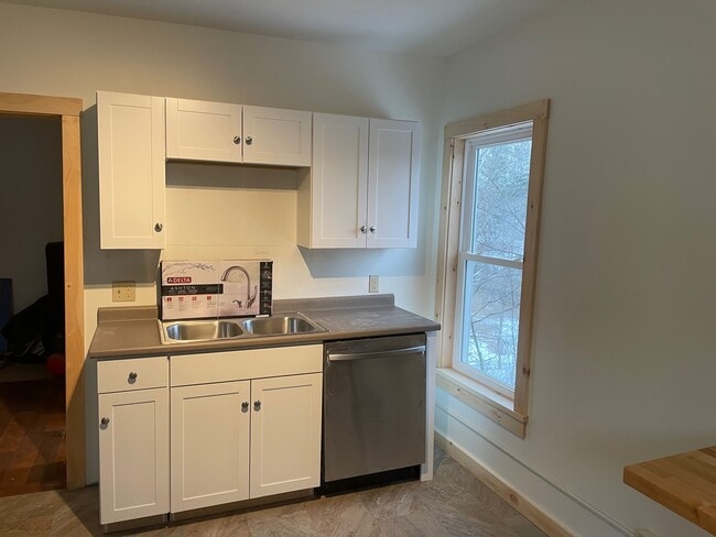 Photo - Cliff Apartments, LLC Unit 11