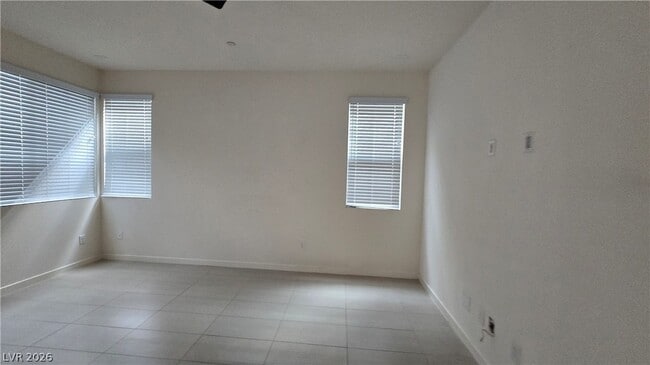 Photo - 762 Elstree Ct