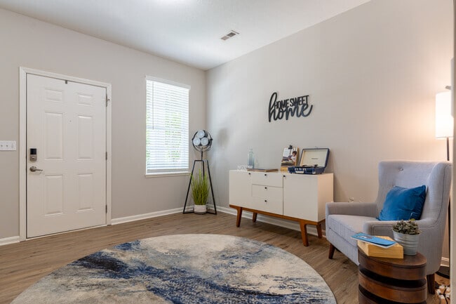 Middletown Landing - 2BR, 2.5BA - 1,100SF - Entrance