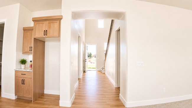 Photo - 5608 S Rosalia Wy