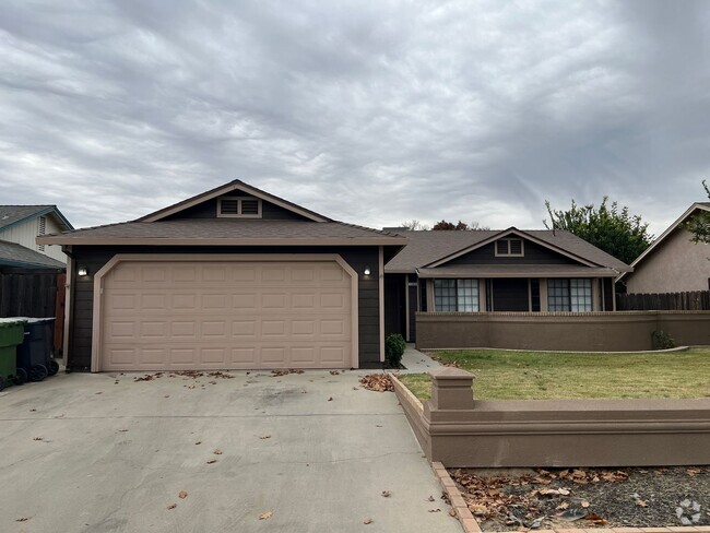 Building Photo - 4-bedroom single story home in Turlock!