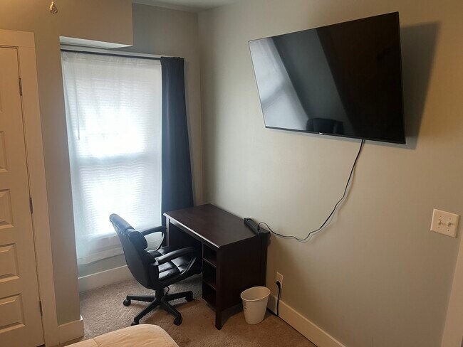 Photo - 23 Ollie St NW