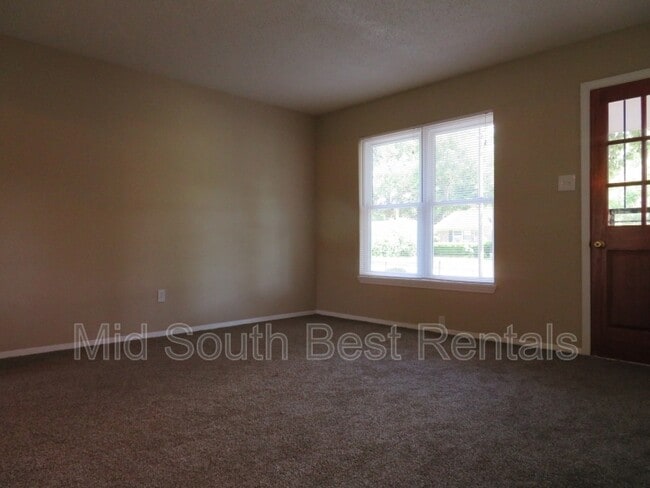 Photo - 2172 Gayle Ave