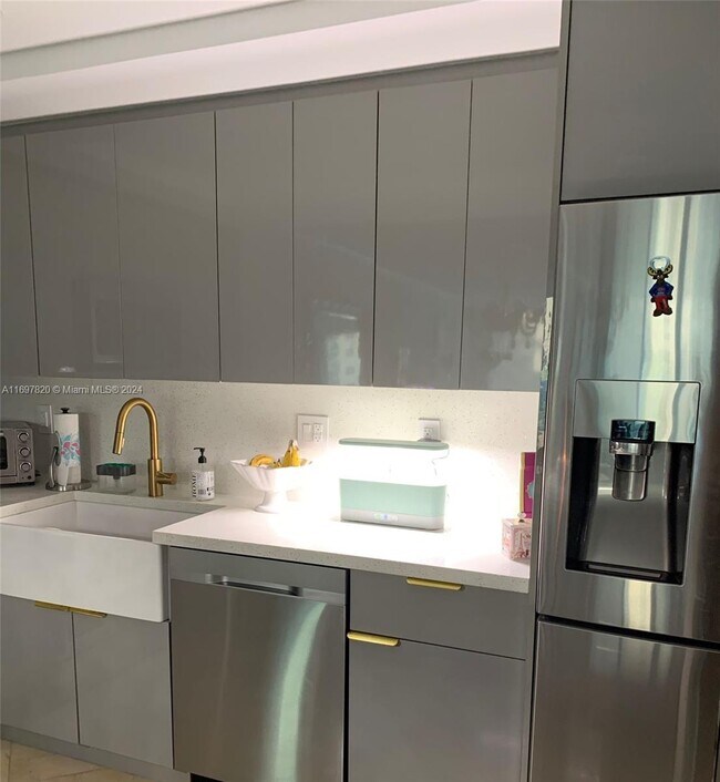 Photo - 19380 Collins Ave Unit #304