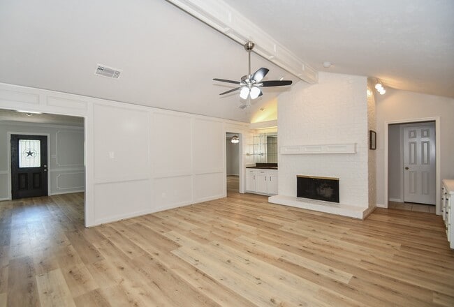 Photo - 3107 Barnhill Ln
