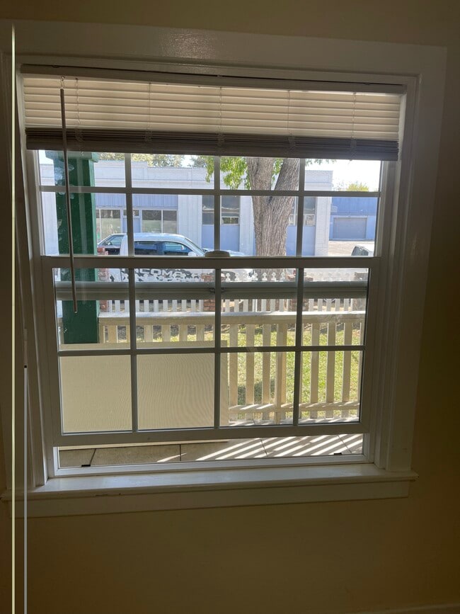 Photo - 35 E 8th St Unidad #A