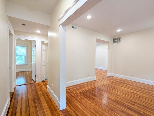 Photo - 8 Lowell Cir Unidad 2