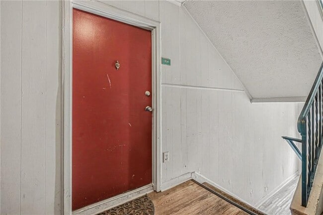 Building Photo - 2805 NE Expy NE Unit B34