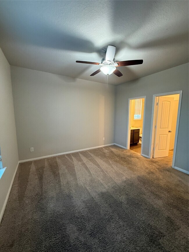 Photo - 7527 Merrylands Dr