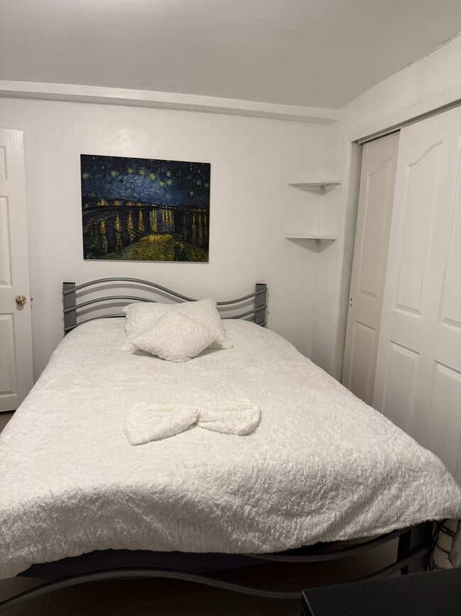 Photo - 358 Victory Blvd