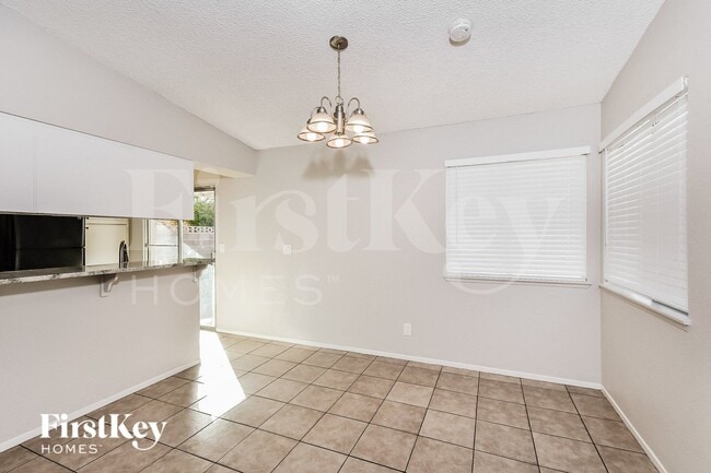 Photo - 2359 Los Feliz St