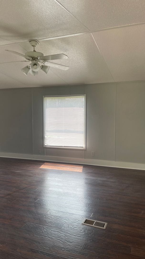 Photo - 3 Bed, 2 Bath Mobile Home! HUD ACCEPTED!