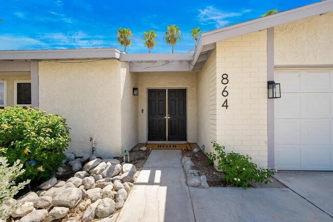 Photo - 864 S Mountain View Dr