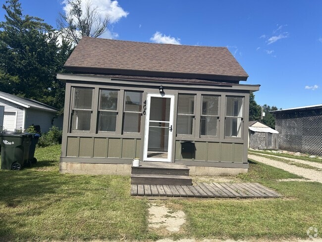 Building Photo - 406 W Alcott Ave Rental