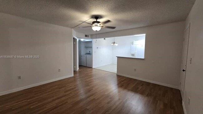 Photo - 301 Palm Way Unit 205
