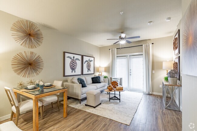 1HAB, 1BA - 705 ft² - Century Palm Bluff Apartamentos