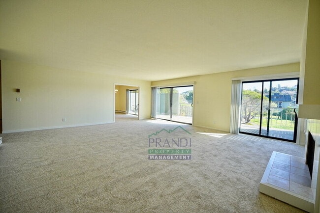 Photo - 16 Greenwood Bay Dr