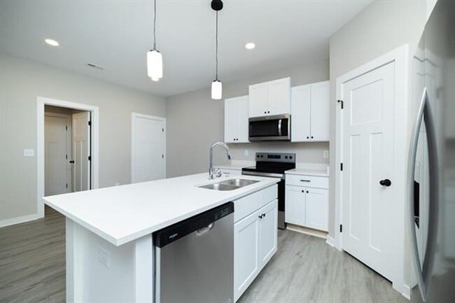 Photo - 5048-5050 S. Sycamore Ct. Unidad 5048 S. Sycamore Ct.