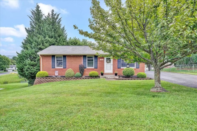 Building Photo - 359 Hillview Dr