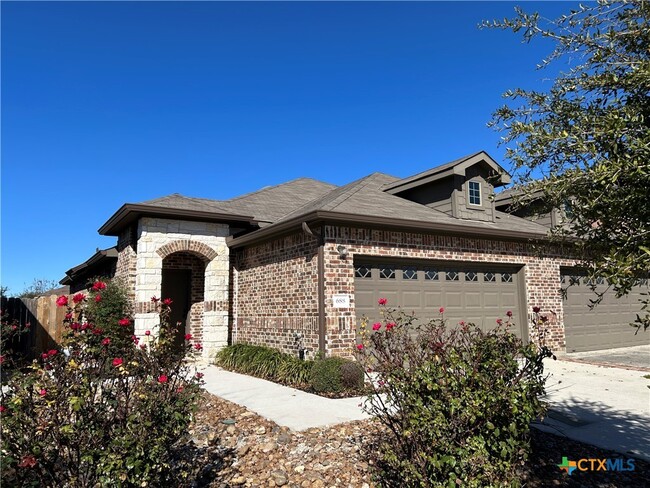 Photo - 688 Creekside Cir Townhome