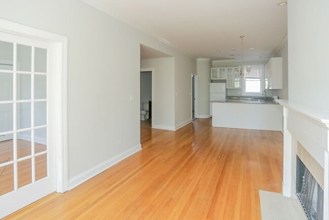 Building Photo - 3856 N Southport Ave Rental
