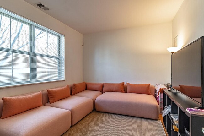 Photo - 721 Summit Ln