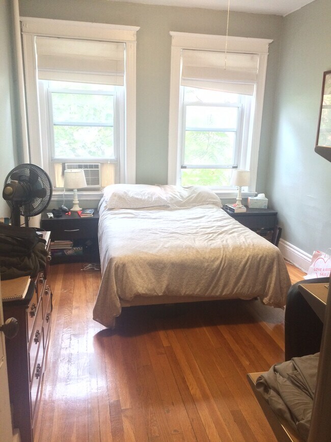 380 Riverway Unit 9