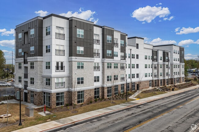 Building Photo - Townes at Clarkston Centre Rental