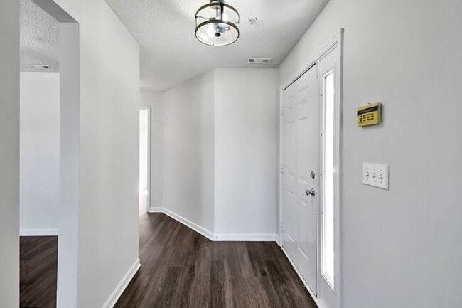 Photo - RENT SPECIAL! Freshly Painted! New Luxury ...