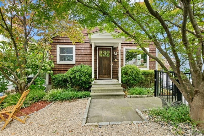 Photo - 130 N Water St