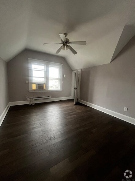 Building Photo - 448 Exeter St Rental