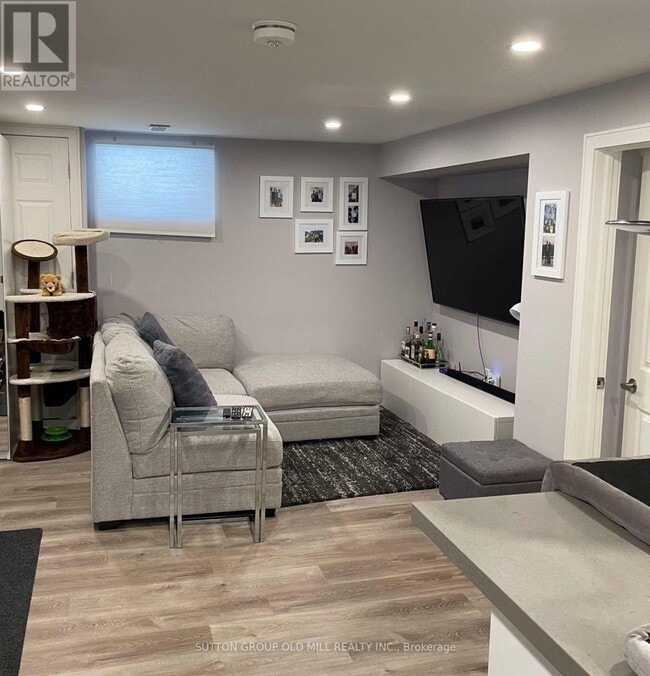 Photo - 79 Barrhead Crescent