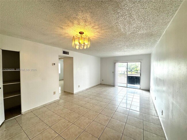 Photo - 888 NE 132nd St Unit 207