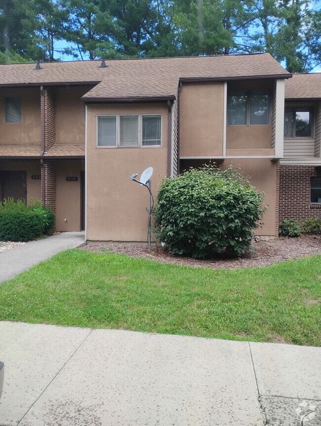Building Photo - 334 Shenandoah Cir Unit Townhome 334 Shenandoah C